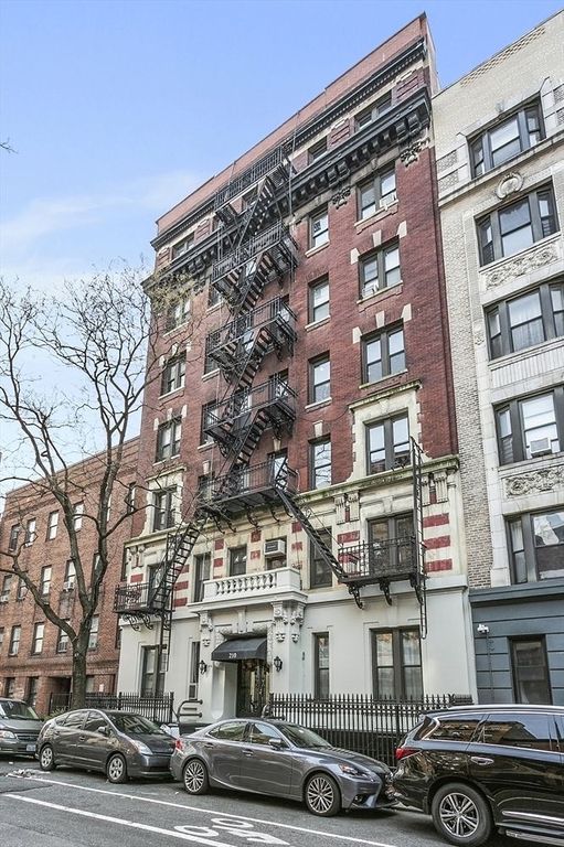 1 Bedroom 1 Bath Condo 600 Sq Ft in New York