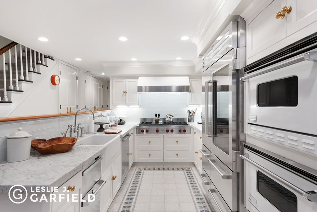 6 Bedroom 6 Bath Townhouse 3,700 Sq Ft in New York