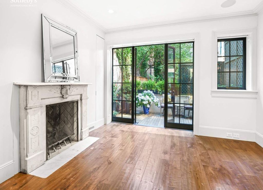 3 Bedroom 2.5 Bath Townhouse 2,400 Sq Ft in New York
