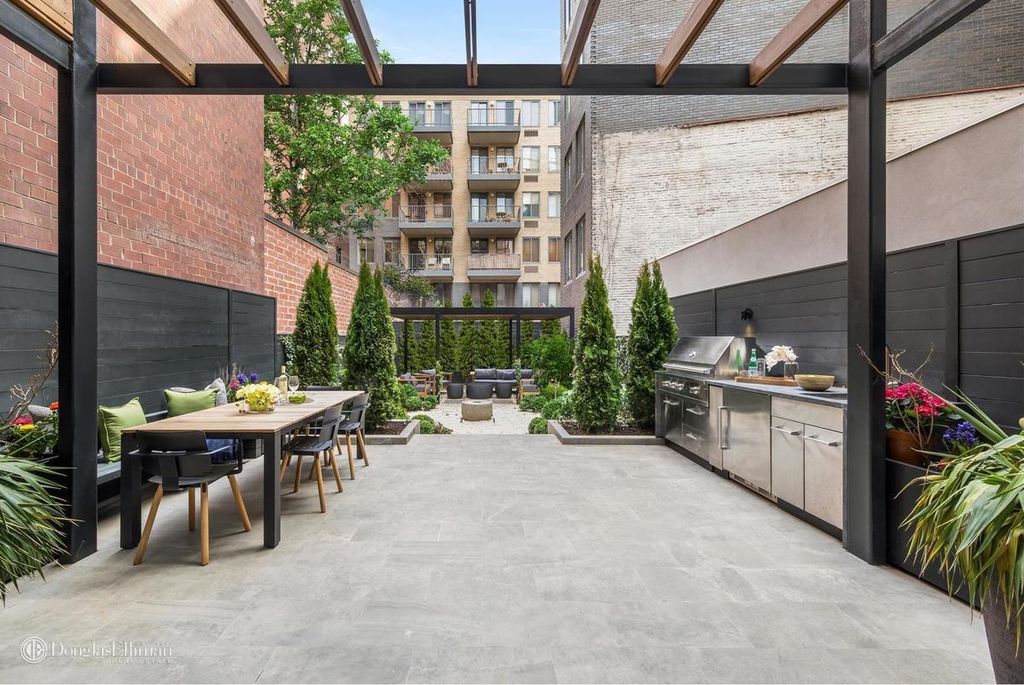 5 Bedroom 4 Bath Townhouse 4,334 Sq Ft in New York