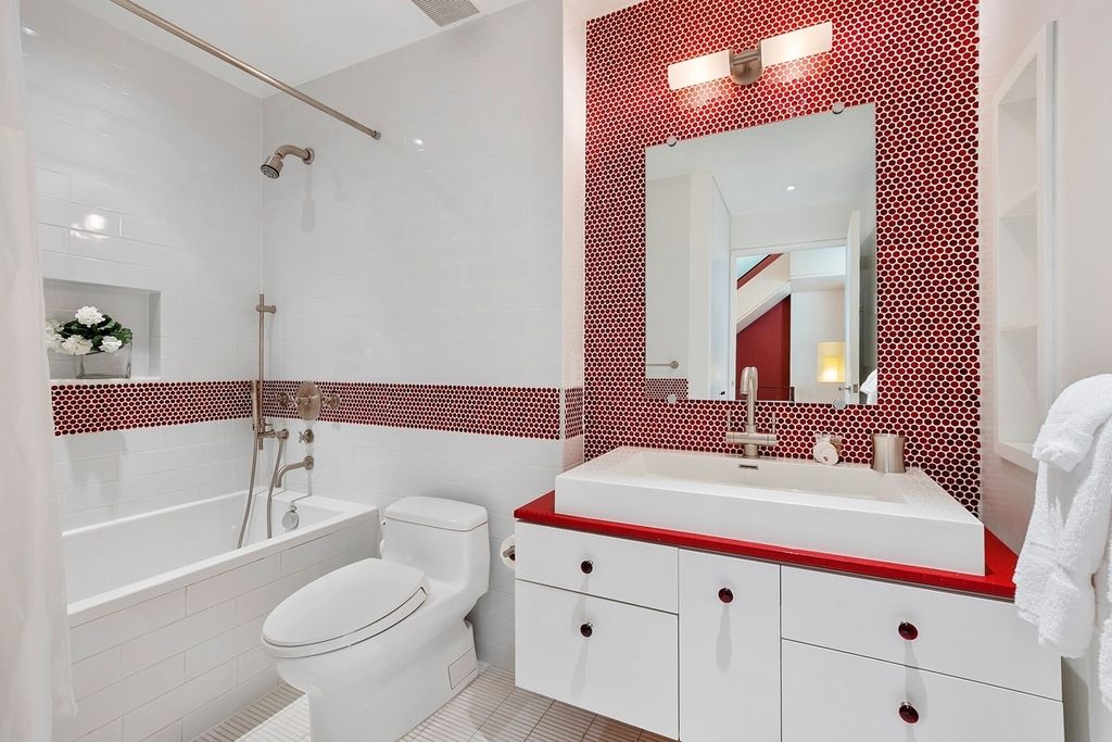 5 Bedroom 4 Bath Townhouse 4,068 Sq Ft in New York