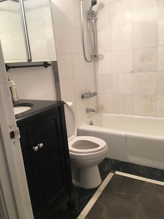 3 Bedroom 2 Bath Home 1,000 Sq Ft in New York