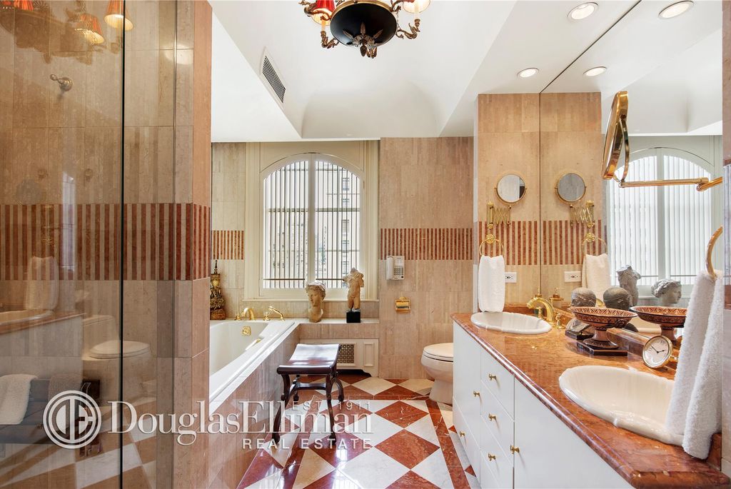 3 Bedroom 2.5 Bath Condo 160,890 Sq Ft in New York