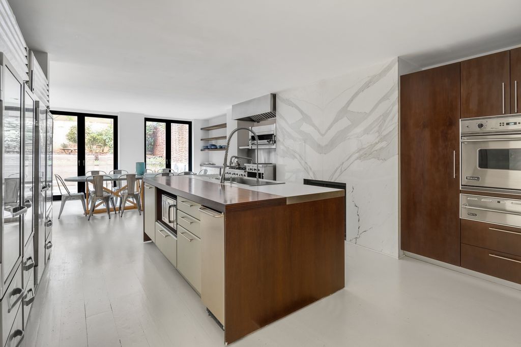 6 Bedroom 10 Bath Home 7,000 Sq Ft in New York