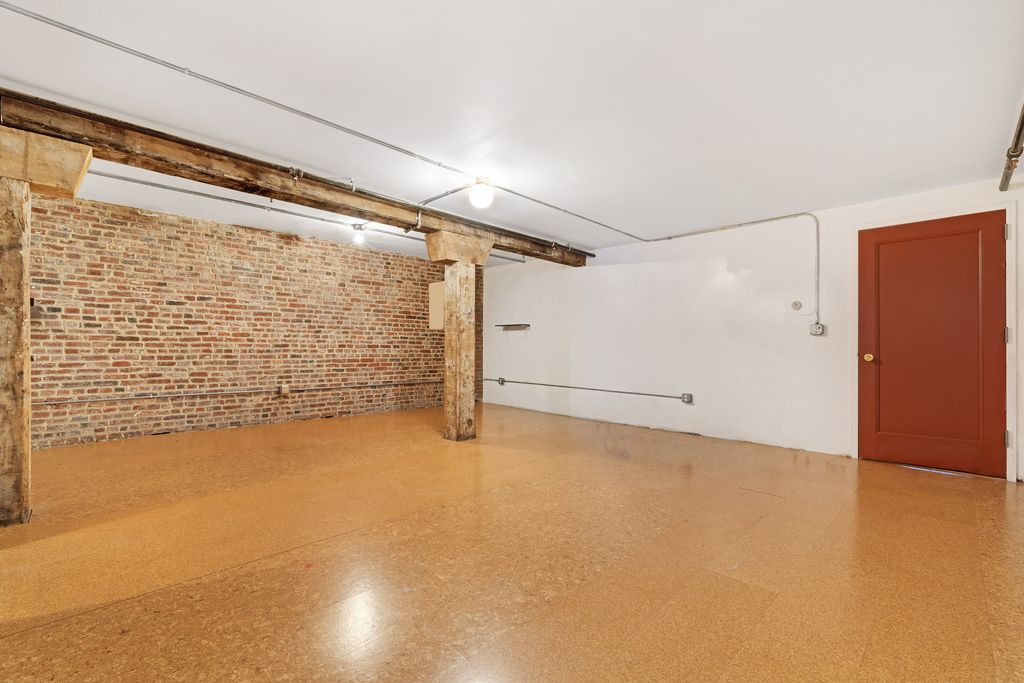 7 Bedroom 7 Bath Home 13,000 Sq Ft in New York