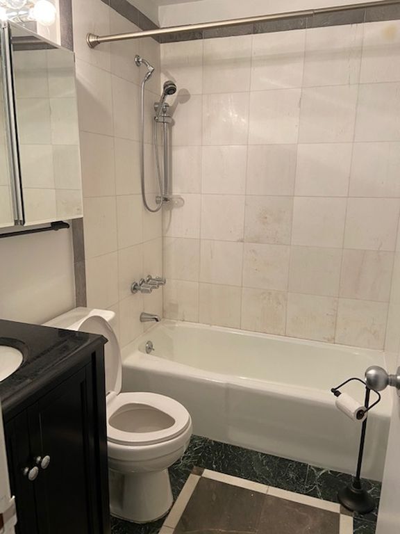 3 Bedroom 2 Bath Home 1,000 Sq Ft in New York