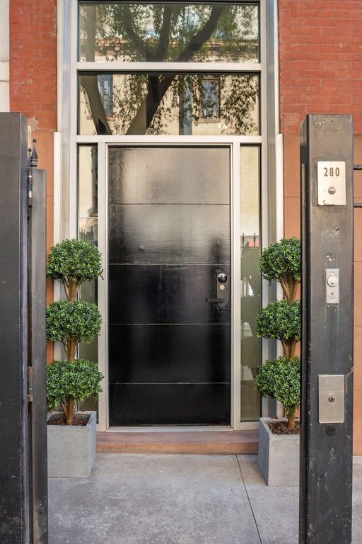 5 Bedroom 4 Bath Townhouse 4,068 Sq Ft in New York