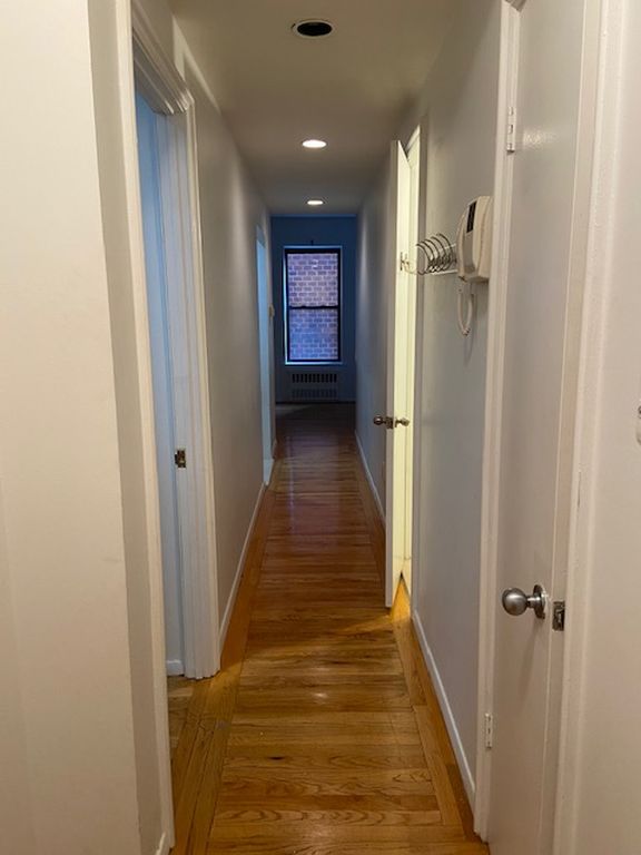 3 Bedroom 2 Bath Home 1,000 Sq Ft in New York