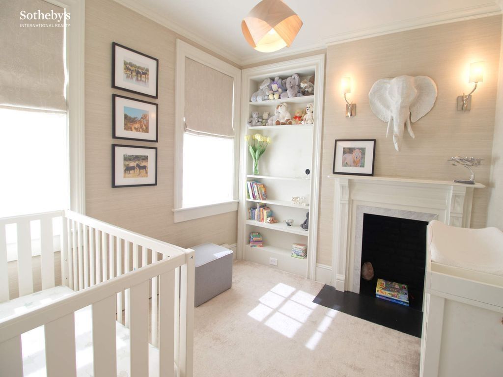 3 Bedroom 2.5 Bath Townhouse 2,400 Sq Ft in New York