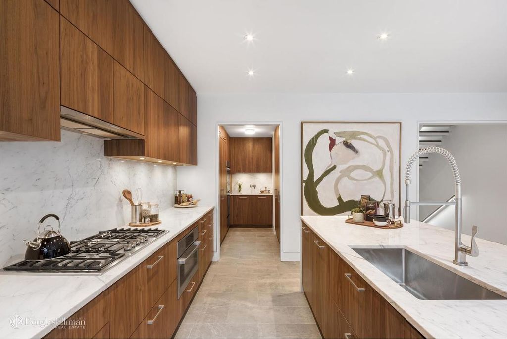5 Bedroom 4 Bath Townhouse 4,334 Sq Ft in New York