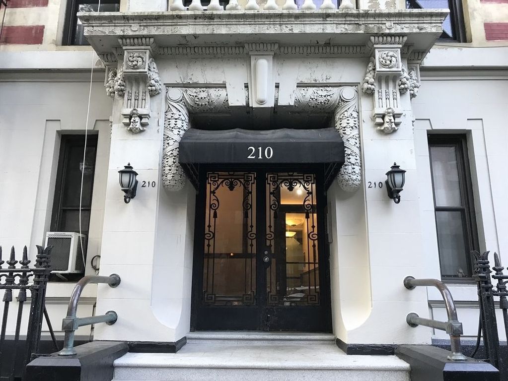 1 Bedroom 1 Bath Condo 600 Sq Ft in New York