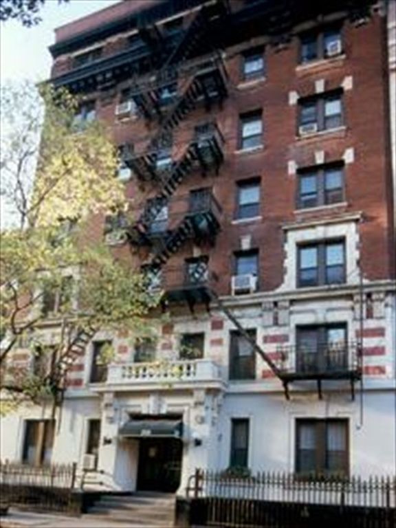 1 Bedroom 1 Bath Condo 600 Sq Ft in New York