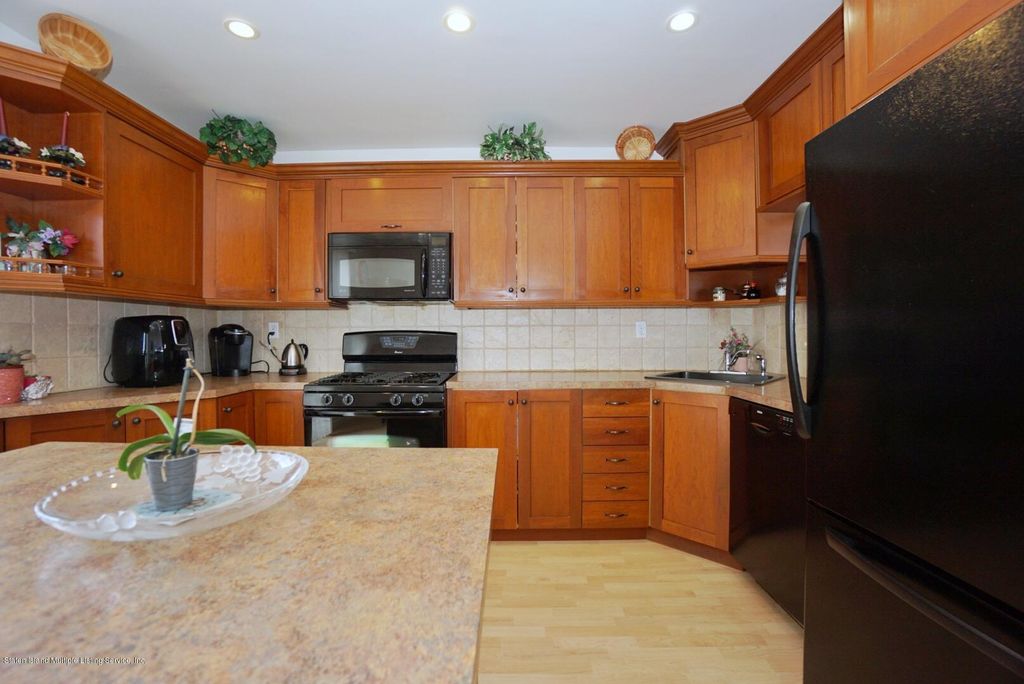 3 Bedroom Property in ZIP 10314 | High ROI Investment Opportunity Near NYC