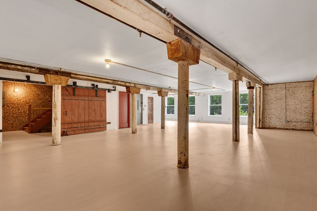 7 Bedroom 7 Bath Home 13,000 Sq Ft in New York