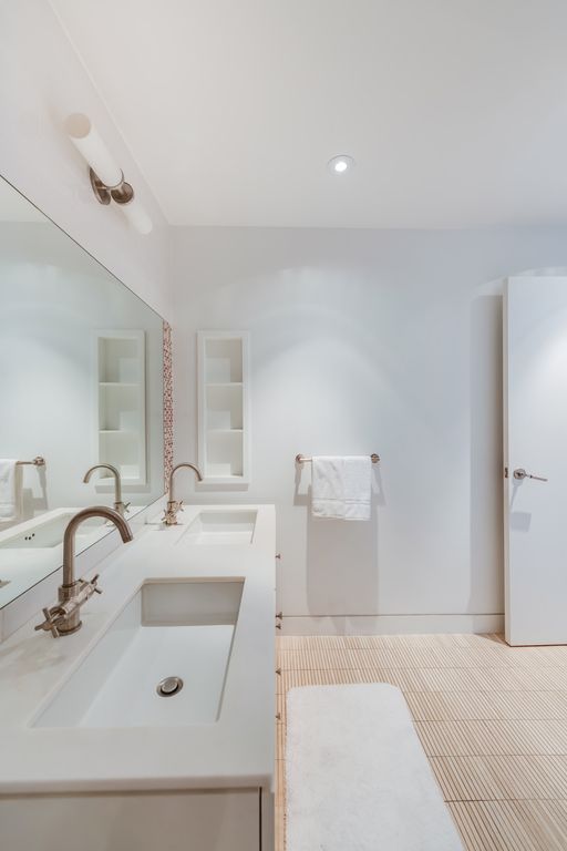 5 Bedroom 4 Bath Townhouse 4,068 Sq Ft in New York