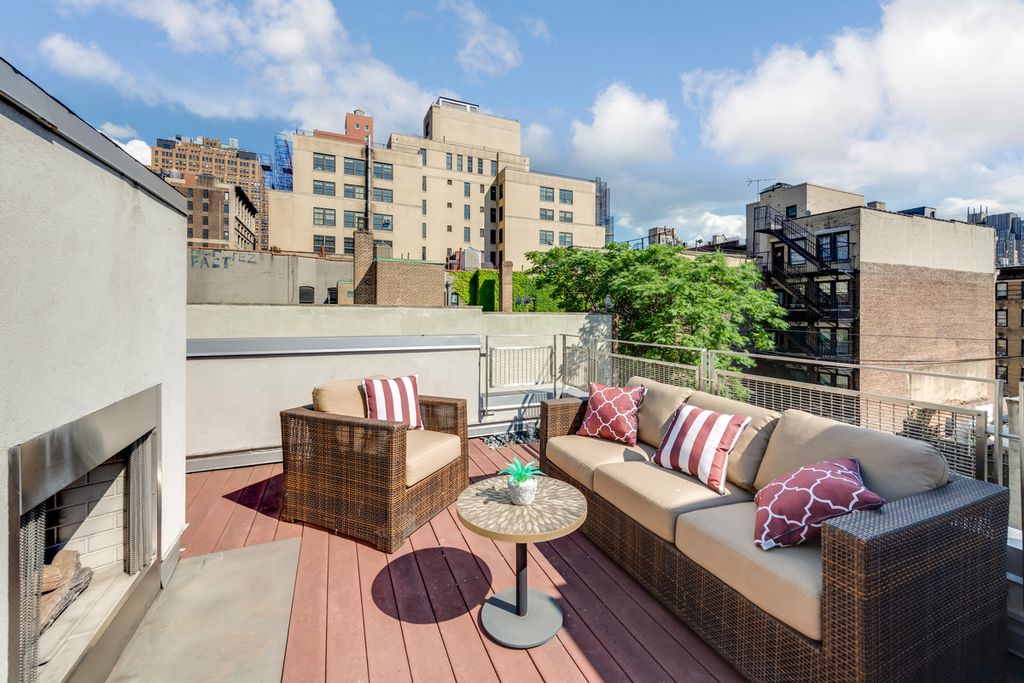 5 Bedroom 4 Bath Townhouse 4,068 Sq Ft in New York