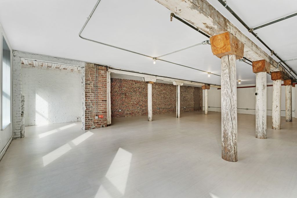 7 Bedroom 7 Bath Home 13,000 Sq Ft in New York