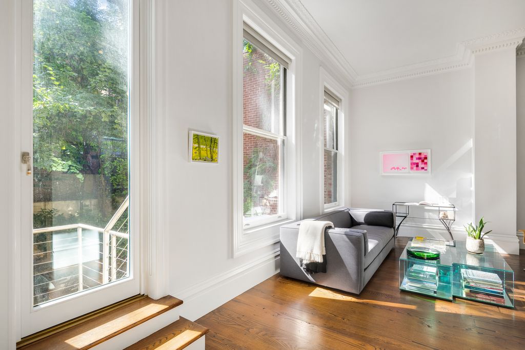 6 Bedroom 10 Bath Home 7,000 Sq Ft in New York