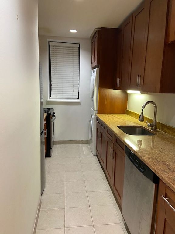 3 Bedroom 2 Bath Home 1,000 Sq Ft in New York
