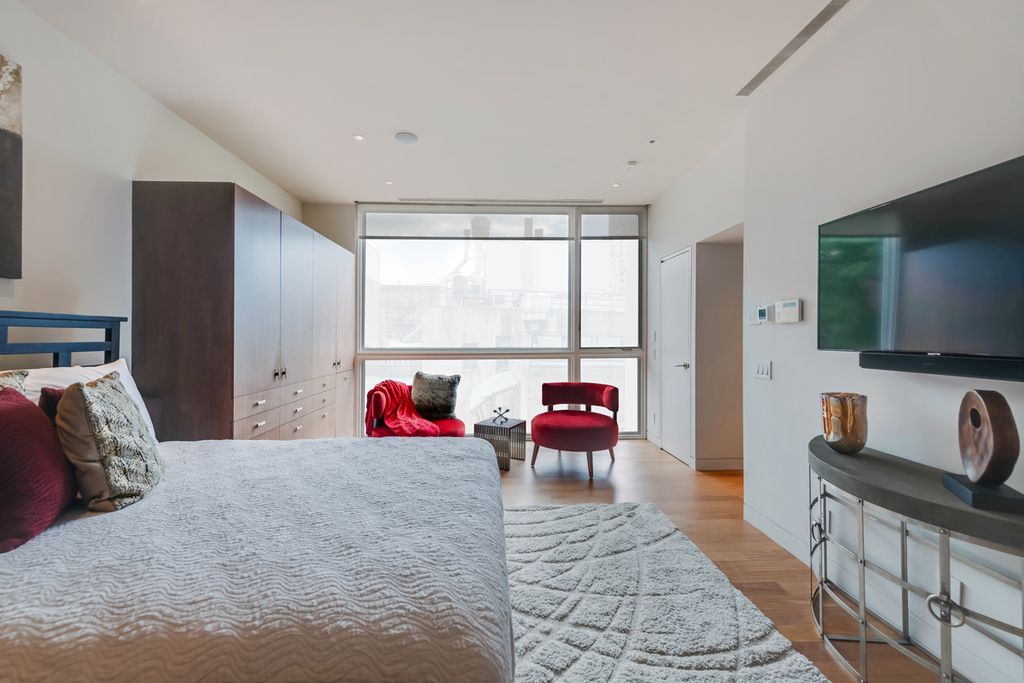 5 Bedroom 4 Bath Townhouse 4,068 Sq Ft in New York