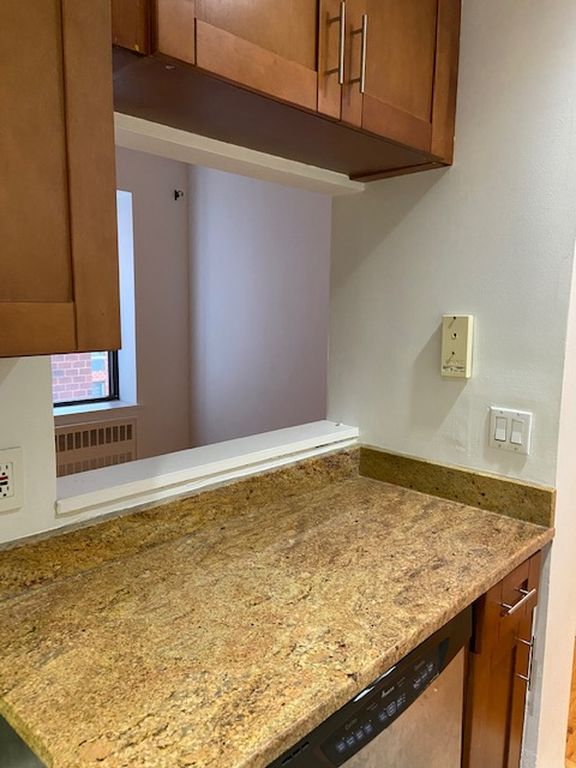 3 Bedroom 2 Bath Home 1,000 Sq Ft in New York