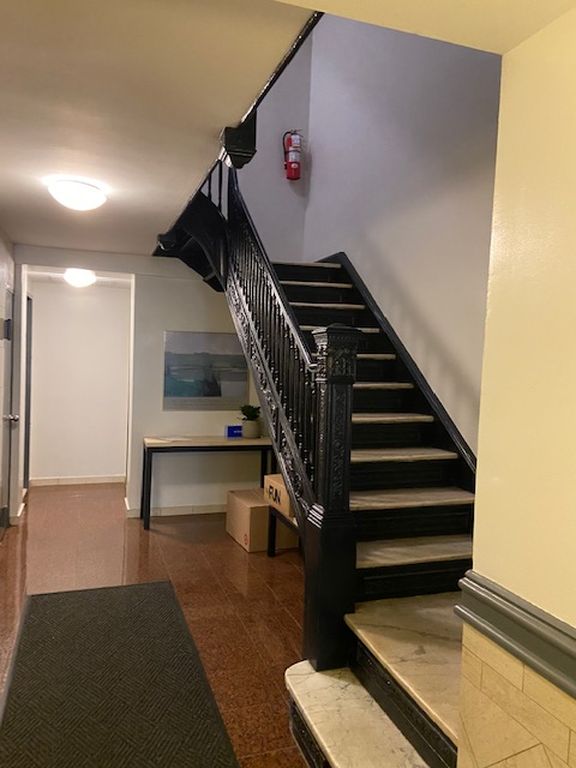 3 Bedroom 2 Bath Home 1,000 Sq Ft in New York