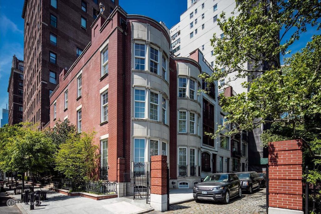 4 Bedroom 5 Bath Townhouse 4,400 Sq Ft in New York