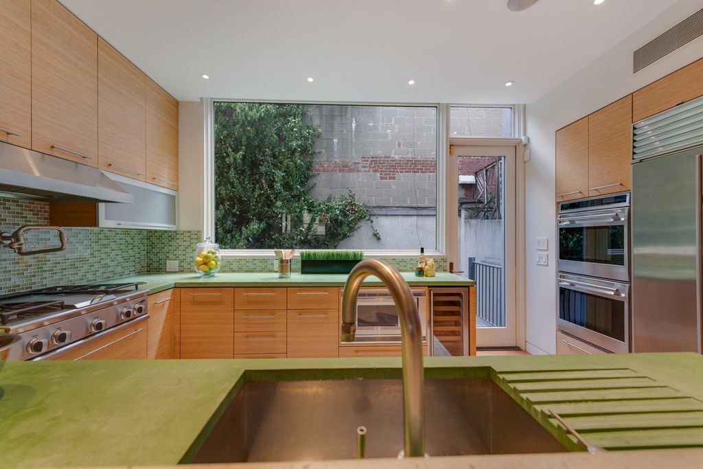 5 Bedroom 4 Bath Townhouse 4,068 Sq Ft in New York