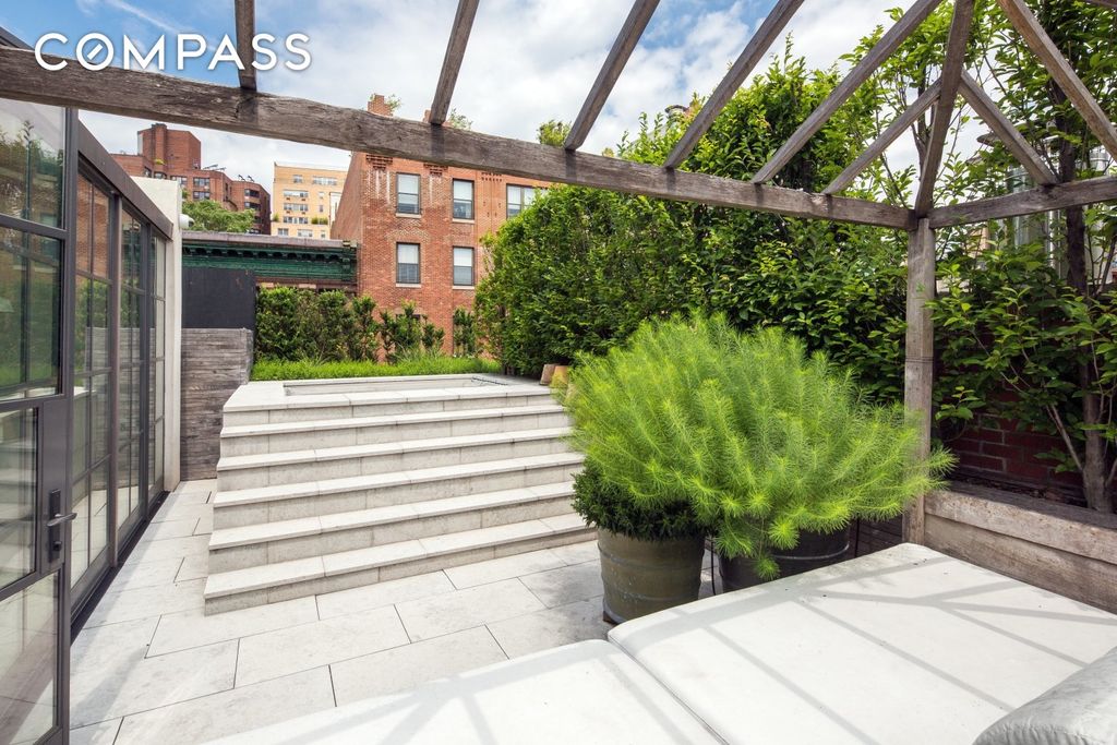 6 Bedroom 10 Bath Townhouse 4,875 Sq Ft in New York