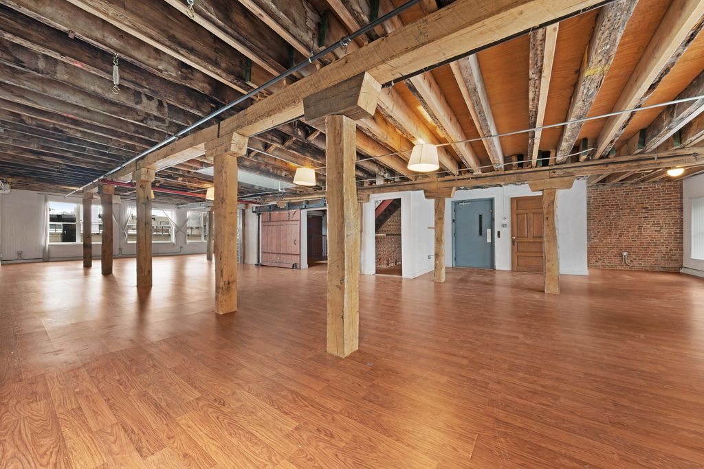 7 Bedroom 7 Bath Home 13,000 Sq Ft in New York
