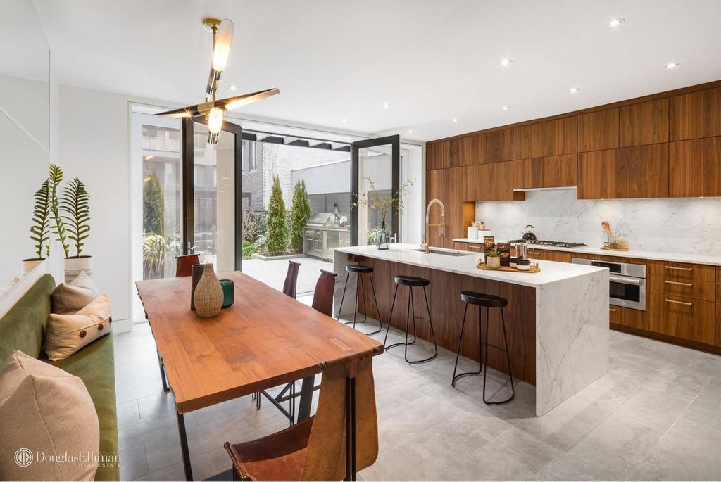 5 Bedroom 4 Bath Townhouse 4,334 Sq Ft in New York