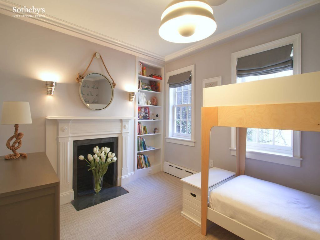3 Bedroom 2.5 Bath Townhouse 2,400 Sq Ft in New York